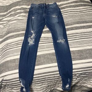 Distressed Skinny Kancan jeans